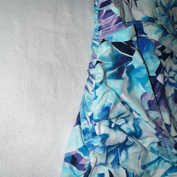 Women’s 2pc Bathing suit - Picture 4 of 6